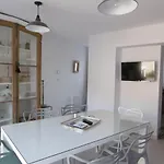 Дом отдыха La Brijolie 450m De La La Biroire *