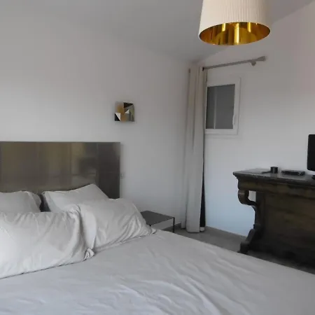 La Brijolie 450m De La La Biroire 別荘